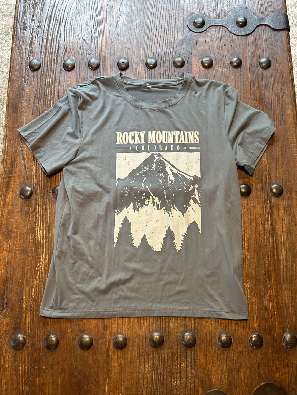 Rocky Mountains Colorado Graphic Tee - Men’s Gray Short Sleeve